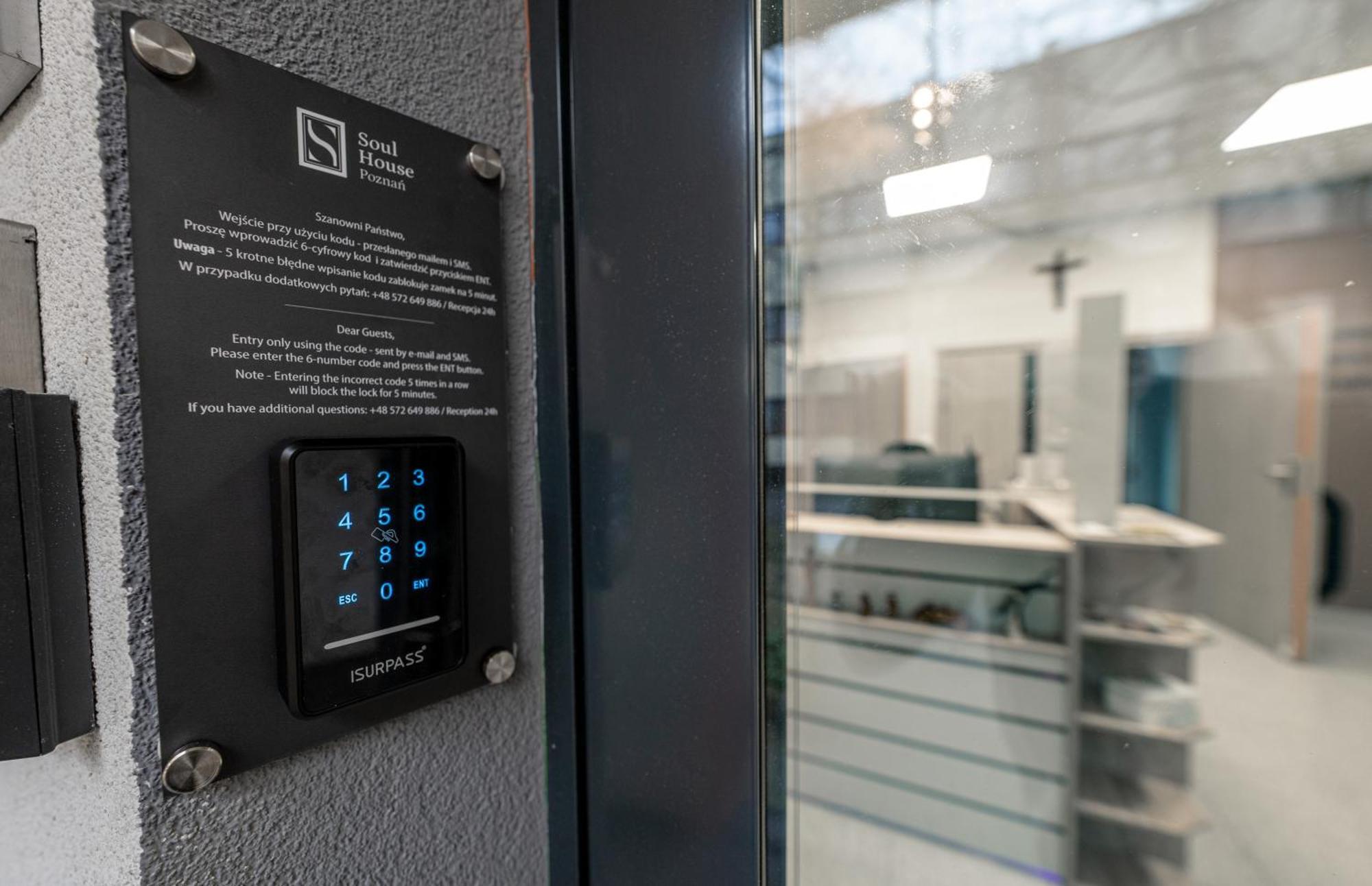مبيت وإفطار Soul Poznan Free Parking المظهر الخارجي الصورة